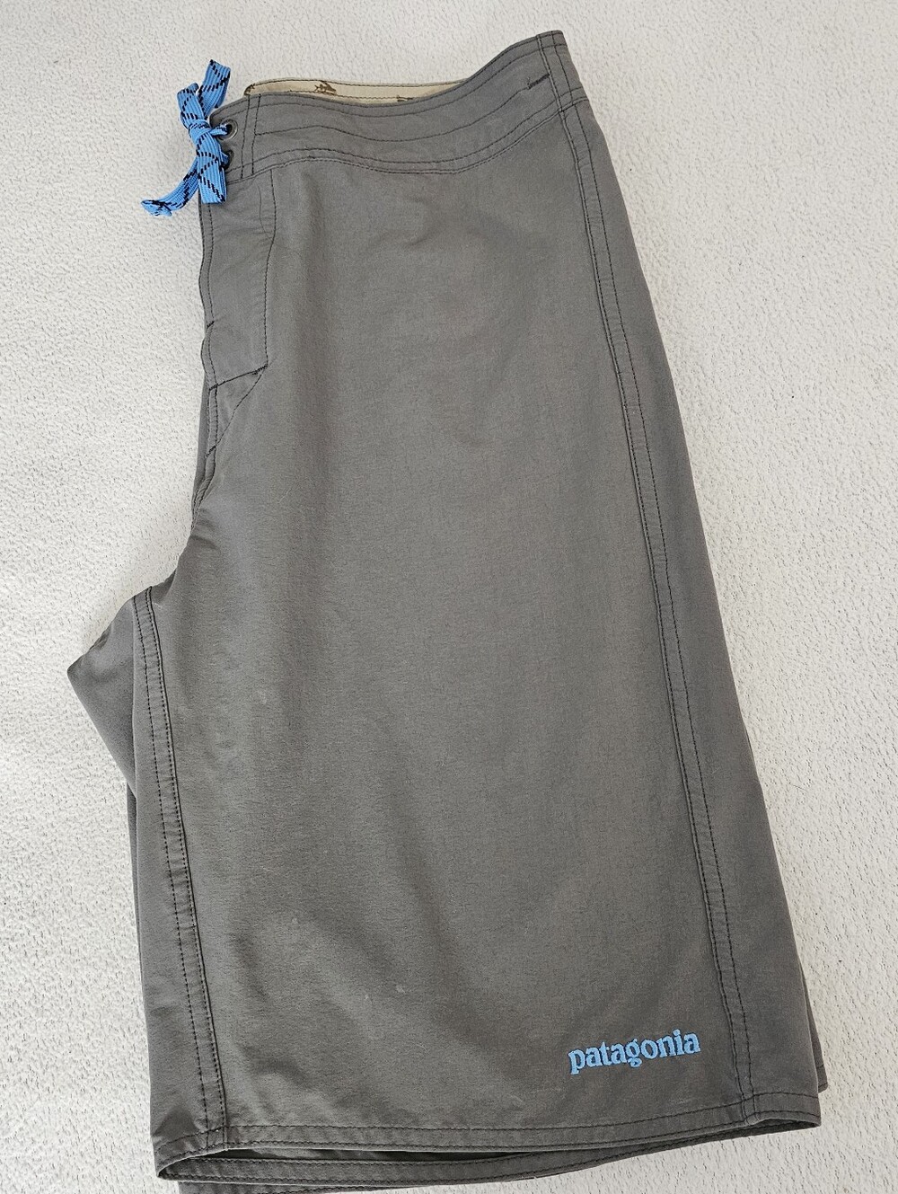 Patagonia Mens Shorts Size 32 Gray Euc Flat Front Zipper Pocket Outdoors Fun
